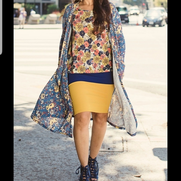 LuLaRoe Cassie - Picture 11 of 11